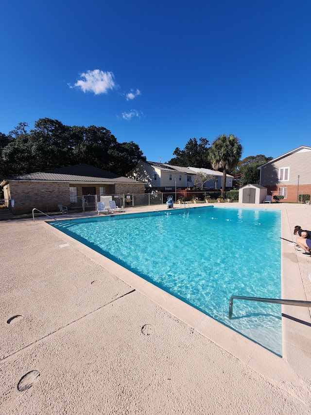 Swift Pool Maintenance & Leak Detection