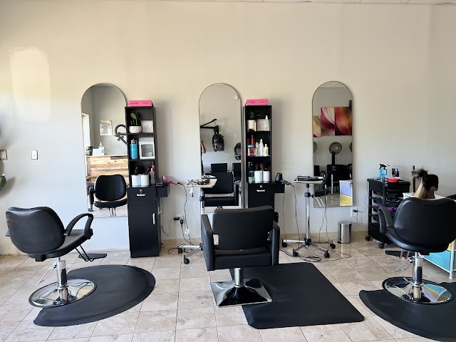 The Diva Lounge Hair Salon photo 3