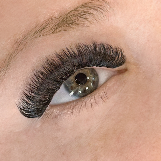 The Lash Lounge photo 2