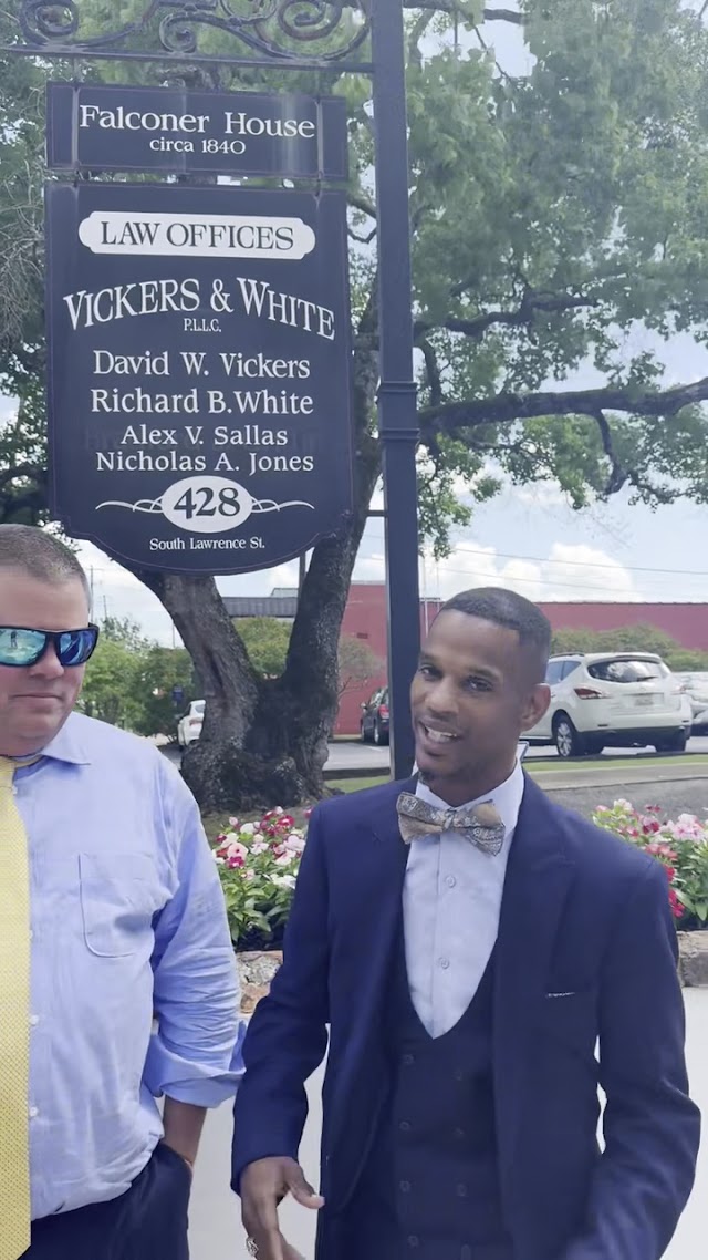 The Law Offices of Vickers & White PLLC photo 3