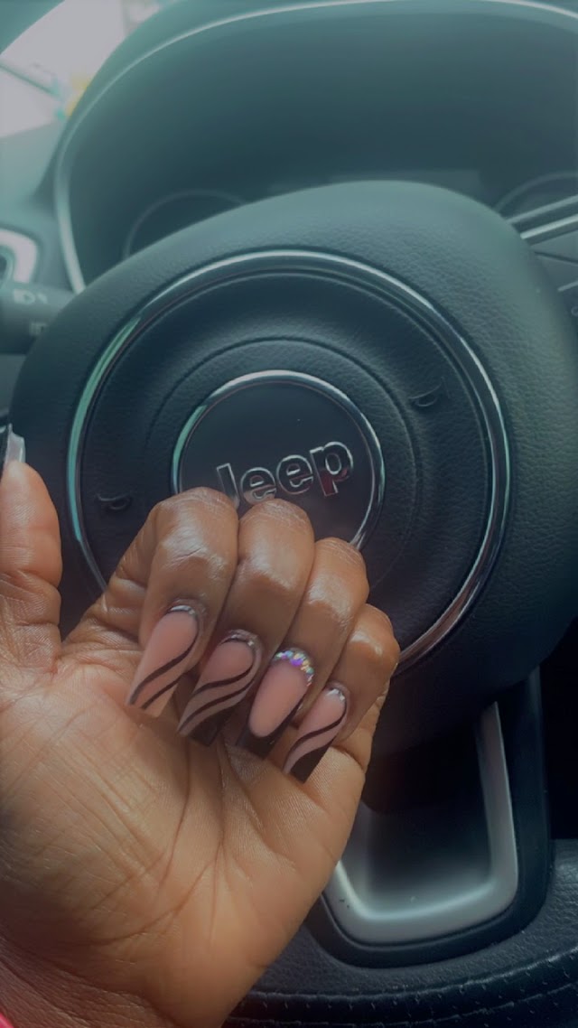 The LuA Spot Nails (10% off student discount Monday-Wednesday) photo 3