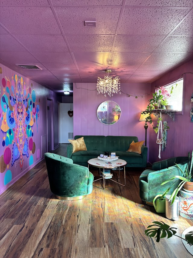 Tiny Cloud Wax Lounge