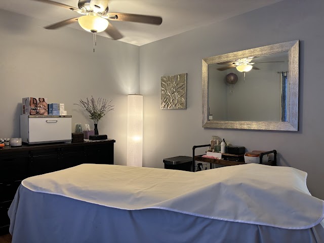 Tiny Cloud Wax Lounge photo 2