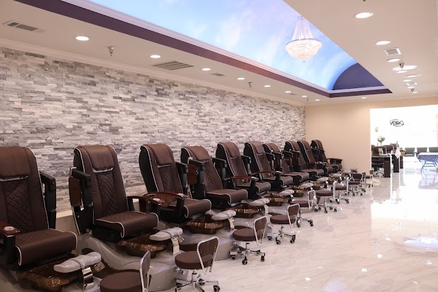 Tom Hill Nail and Spa photo 4
