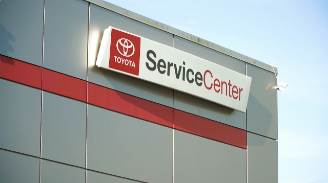 Toyota Collision Center photo 3
