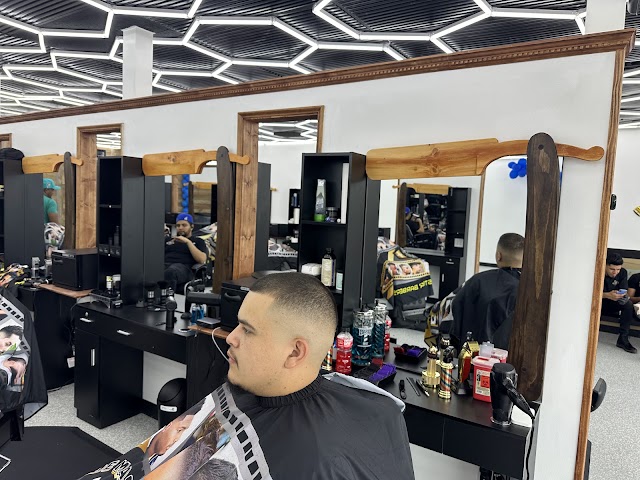 Undisputed Fade Masters BarberShop photo 4