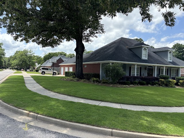 West Bay Landscape and Lawn Maintenance photo 4