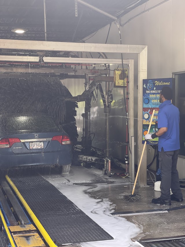 Whistle Express Car Wash photo 4